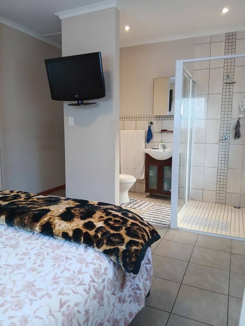 2 Bedroom Property for Sale in Sandbaai Western Cape